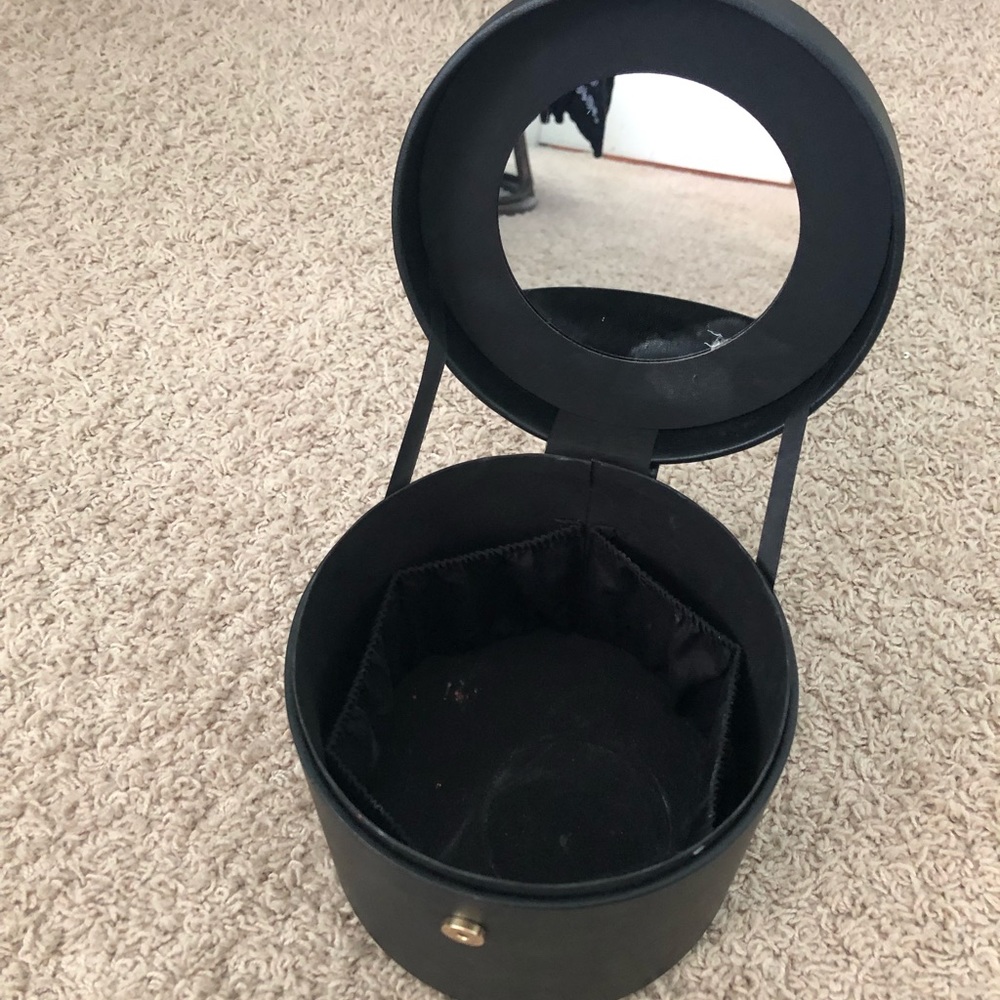 Makeup Organizer - image 2